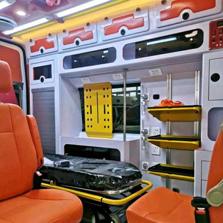 鸡冠长途救护车护送病人租赁价格